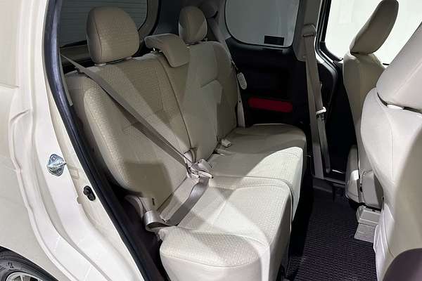 2015 Toyota Porte (No Badge) NSP141