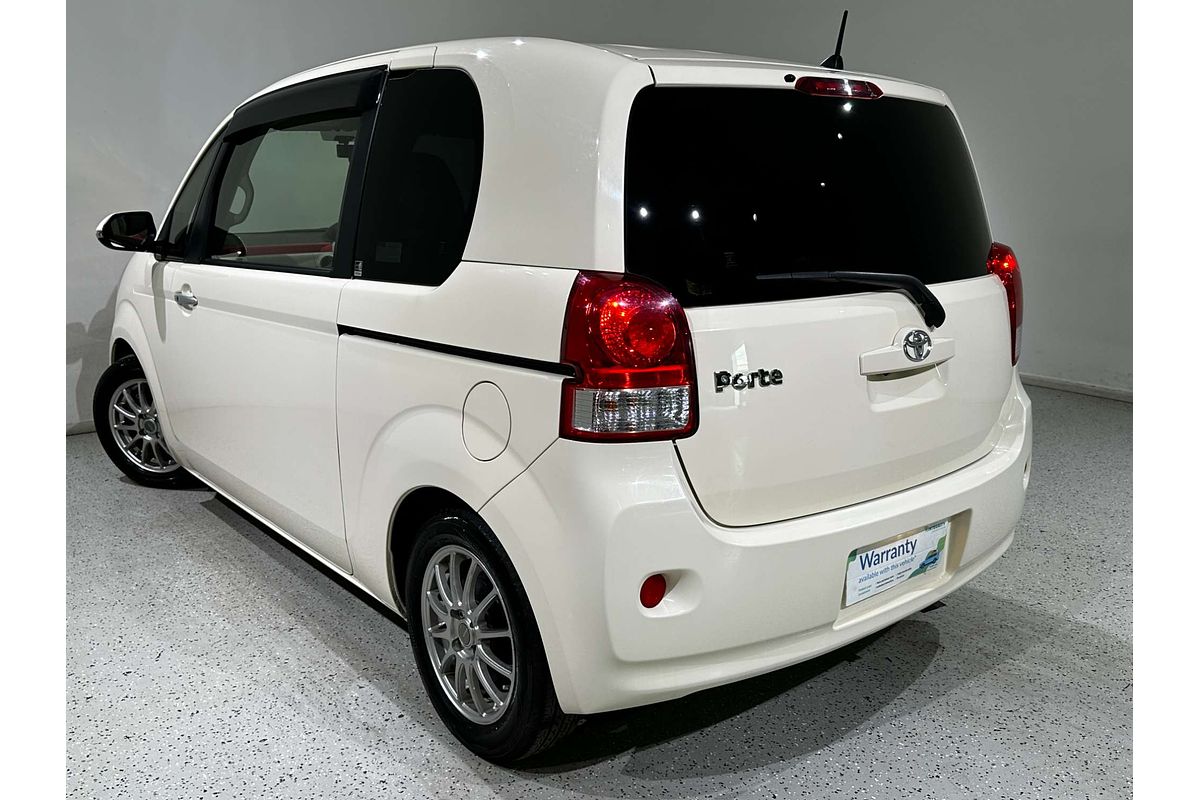 2015 Toyota Porte (No Badge) NSP141