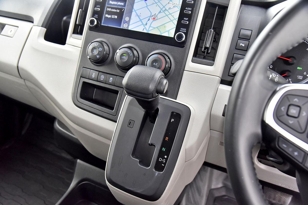 2022 Toyota Hiace GDH300R