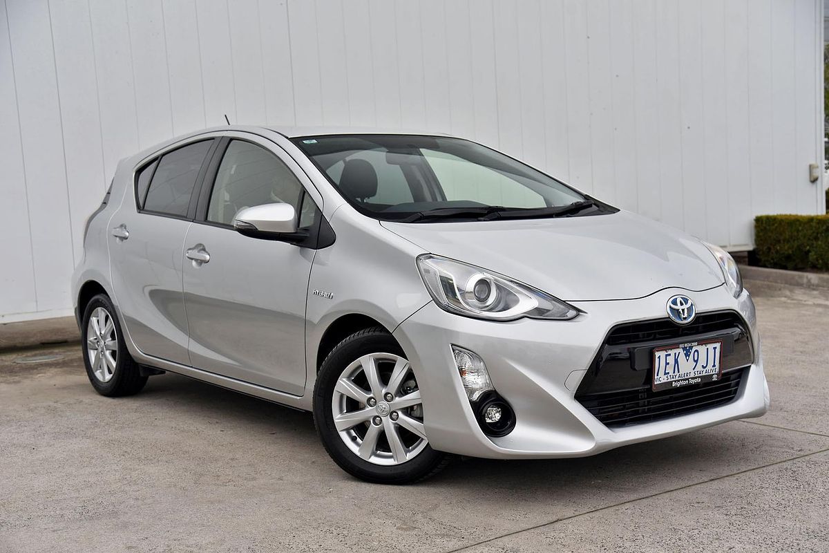 2015 Toyota Prius C i-Tech NHP10R