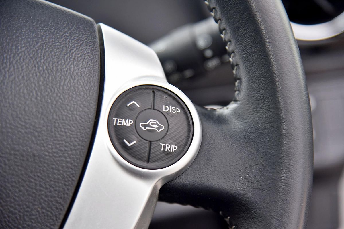 2015 Toyota Prius C i-Tech NHP10R