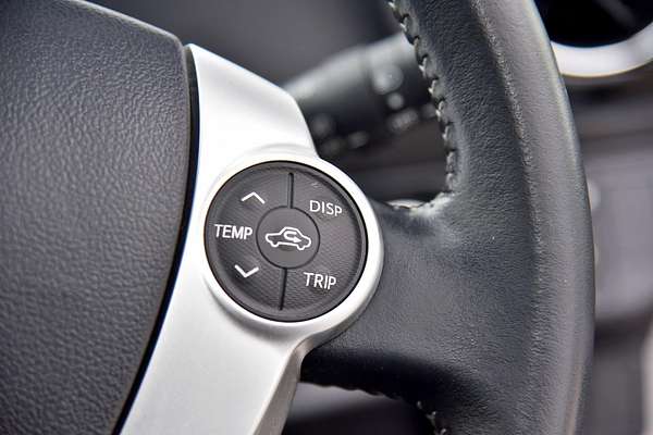2015 Toyota Prius C i-Tech NHP10R
