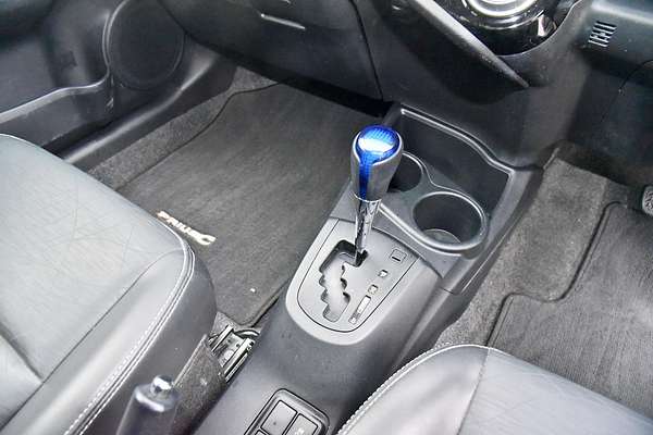 2015 Toyota Prius C i-Tech NHP10R