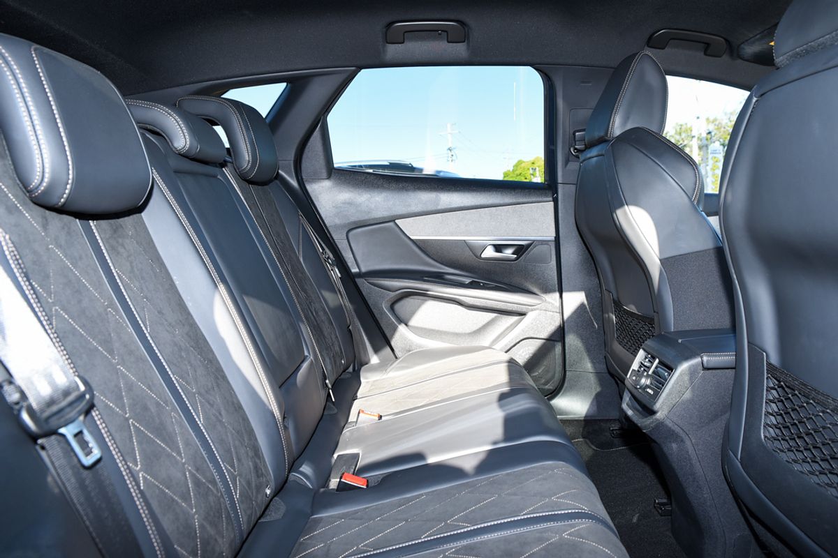 2018 Peugeot 3008 GT P84