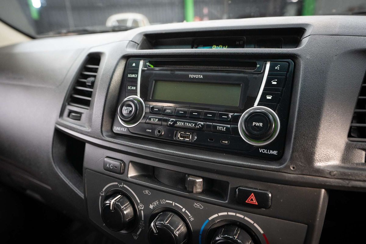 2013 Toyota Hilux SR KUN26R 4X4