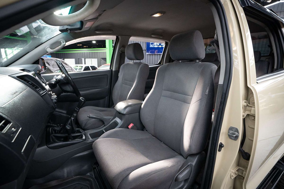 2013 Toyota Hilux SR KUN26R 4X4