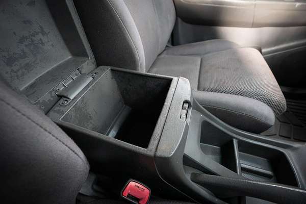 2013 Toyota Hilux SR KUN26R 4X4