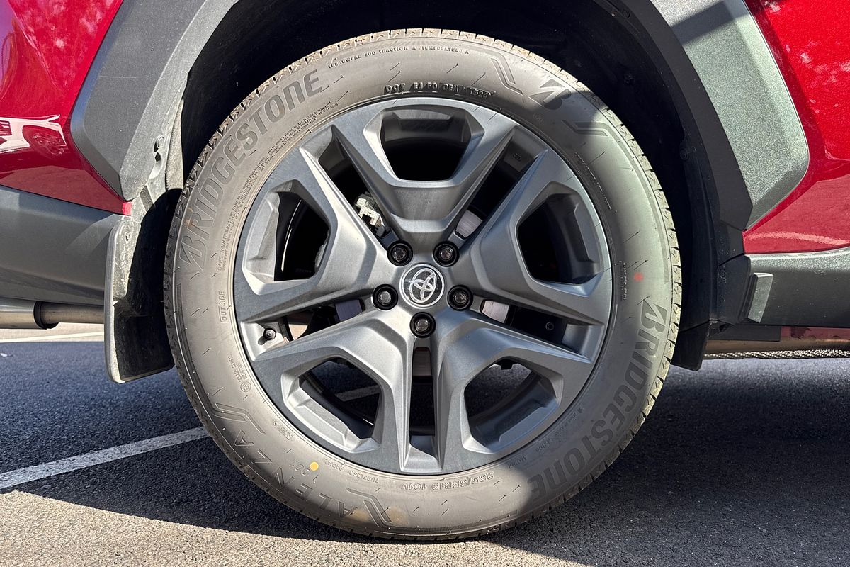2024 Toyota RAV4 Edge AXAH54R