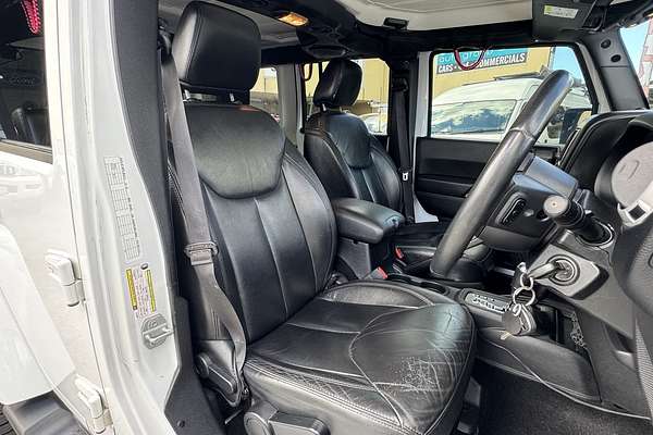 2013 Jeep Wrangler Overland (4x4) JK MY13