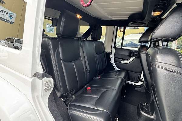 2013 Jeep Wrangler Overland (4x4) JK MY13
