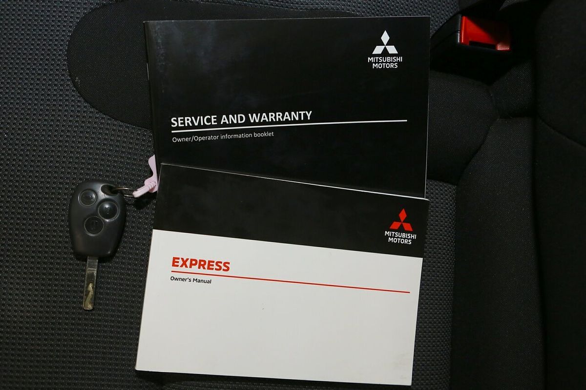2021 Mitsubishi Express GLX SN SWB