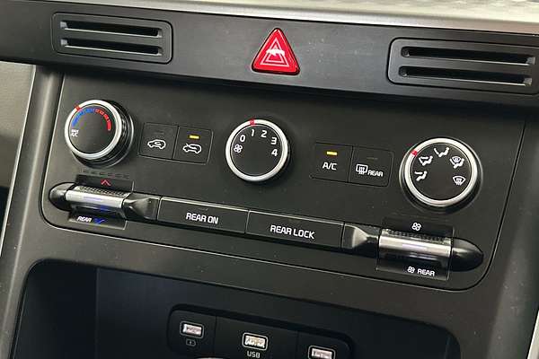 2023 Kia Carnival S KA4