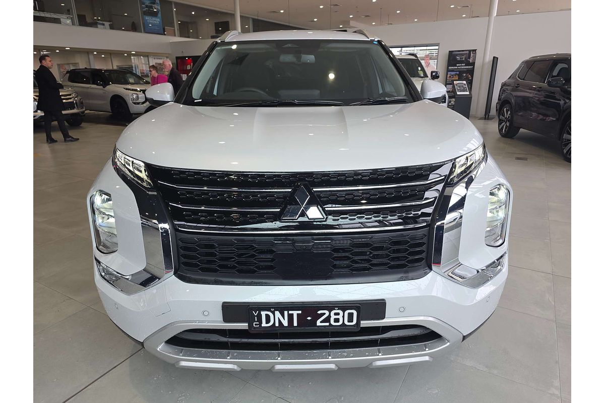 2024 Mitsubishi Outlander LS ZM