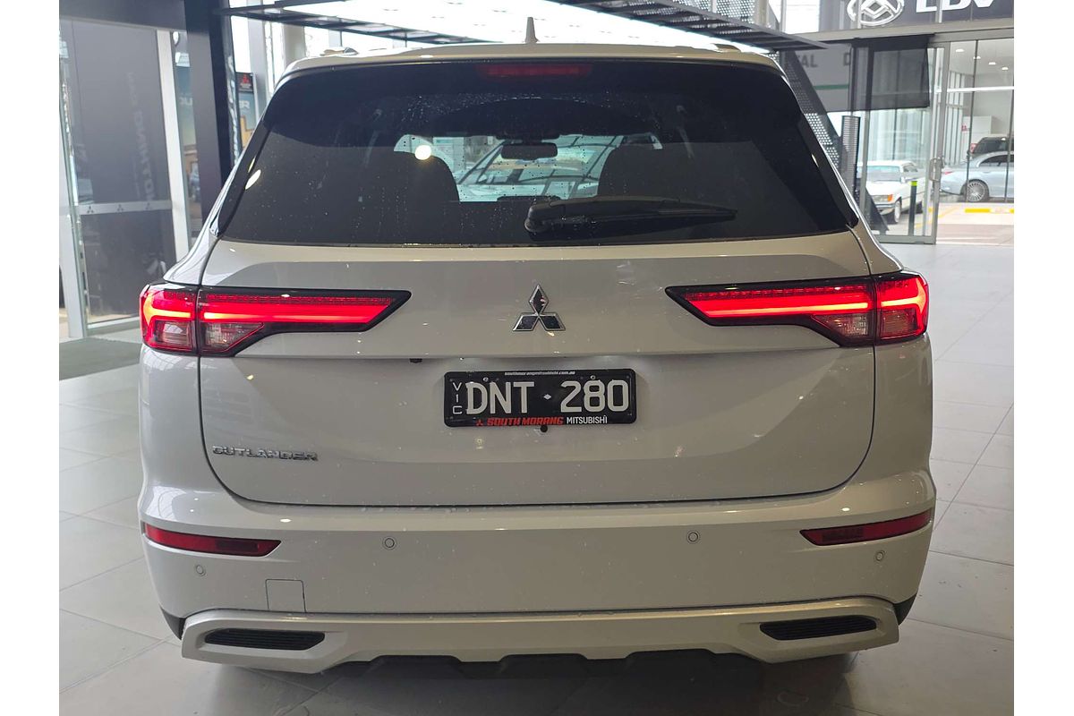 2024 Mitsubishi Outlander LS ZM