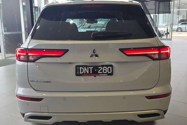 2024 Mitsubishi Outlander LS ZM