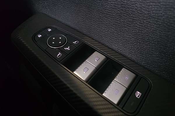 2024 Mitsubishi Outlander LS ZM