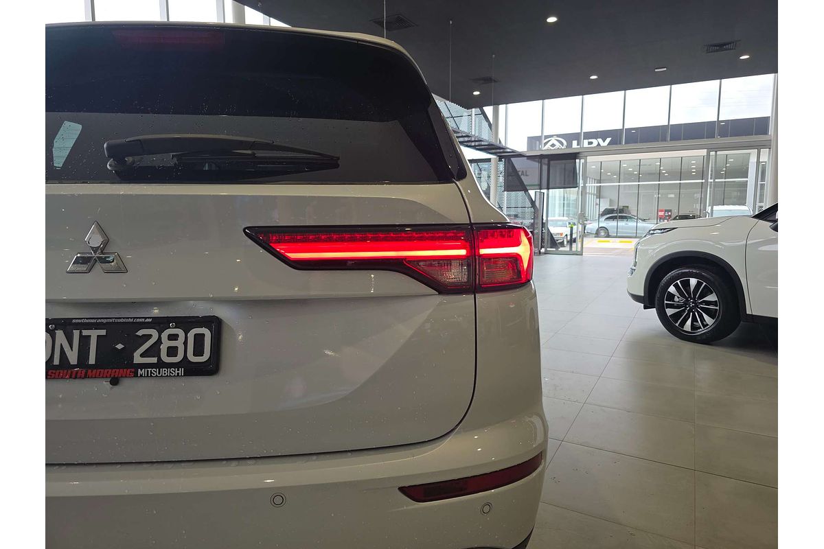 2024 Mitsubishi Outlander LS ZM