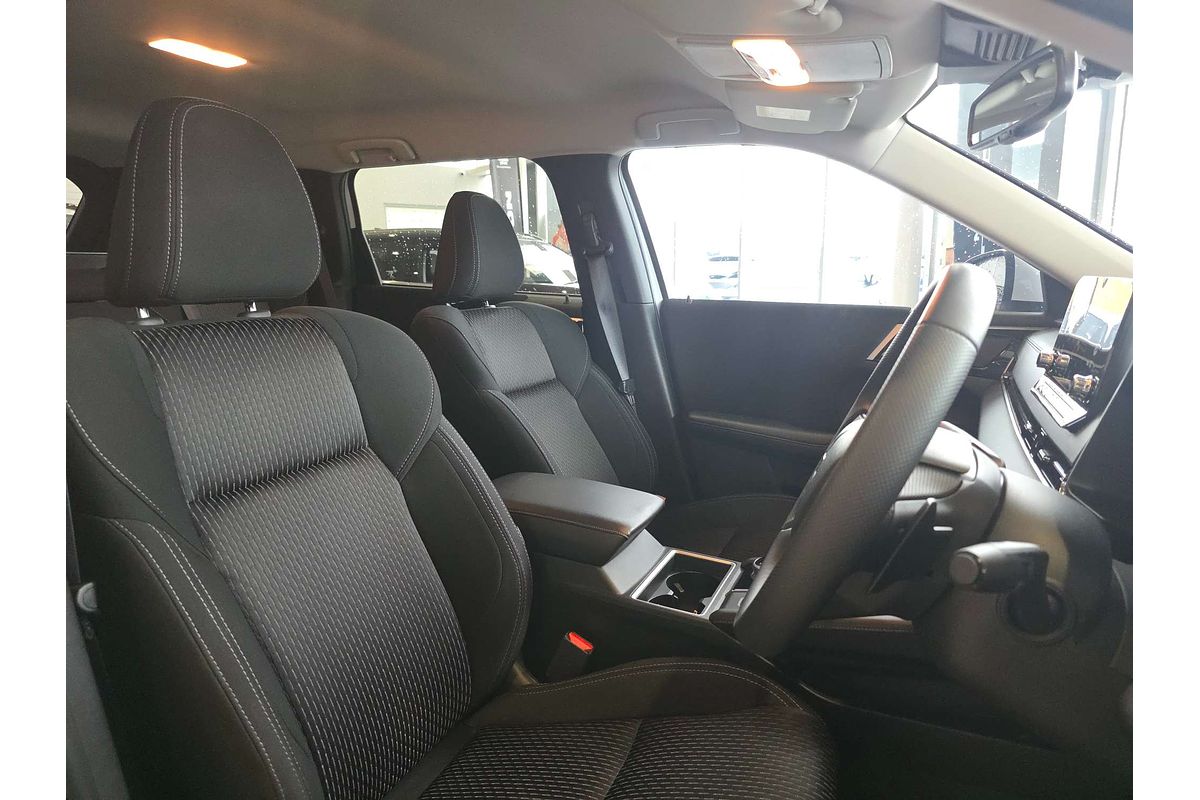 2024 Mitsubishi Outlander LS ZM