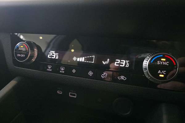 2024 Mitsubishi Outlander LS ZM