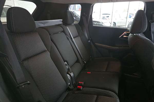 2024 Mitsubishi Outlander LS ZM