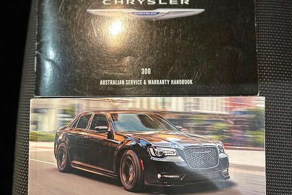 2021 Chrysler 300 SRT Core LX