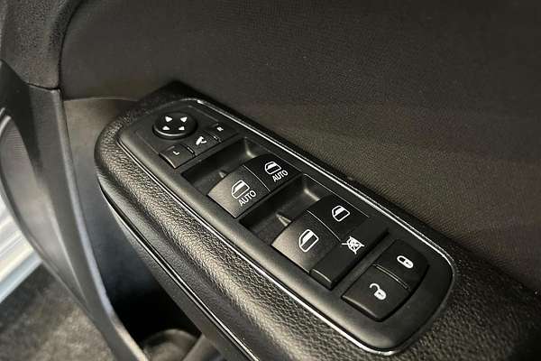 2021 Chrysler 300 SRT Core LX