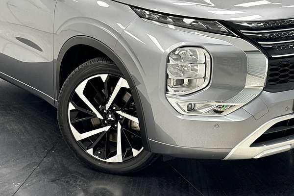 2023 Mitsubishi Outlander Exceed ZM