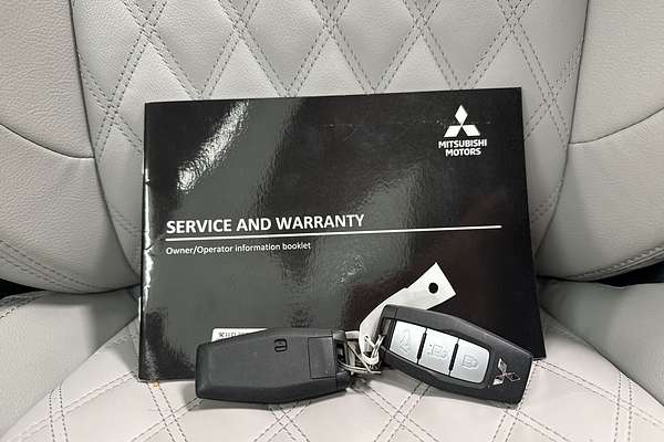 2023 Mitsubishi Outlander Exceed ZM