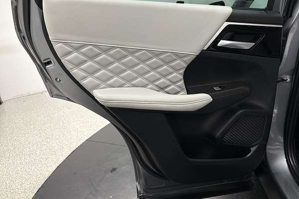 2023 Mitsubishi Outlander Exceed ZM