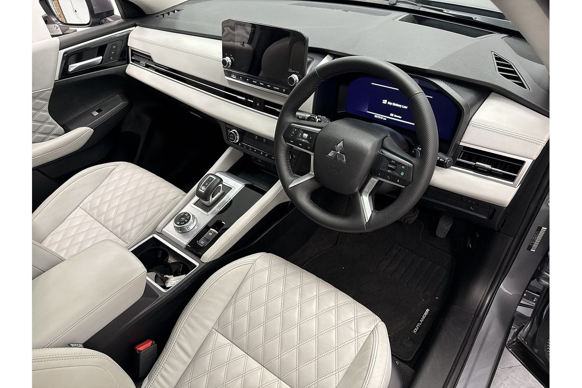2023 Mitsubishi Outlander Exceed ZM