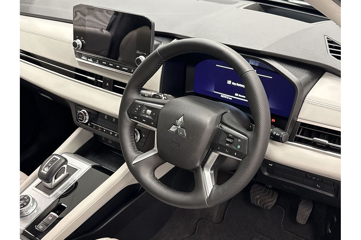 2023 Mitsubishi Outlander Exceed ZM