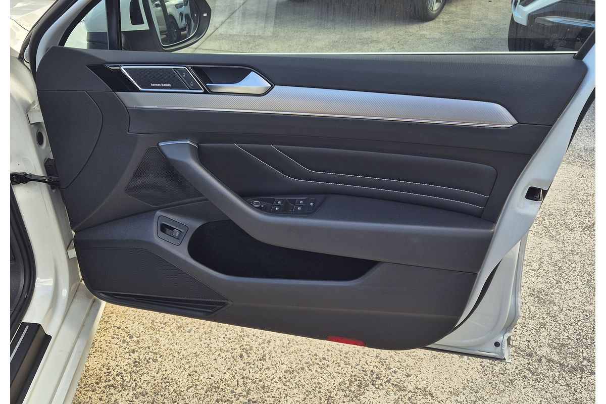 2021 Volkswagen Passat 206TSI R-Line B8