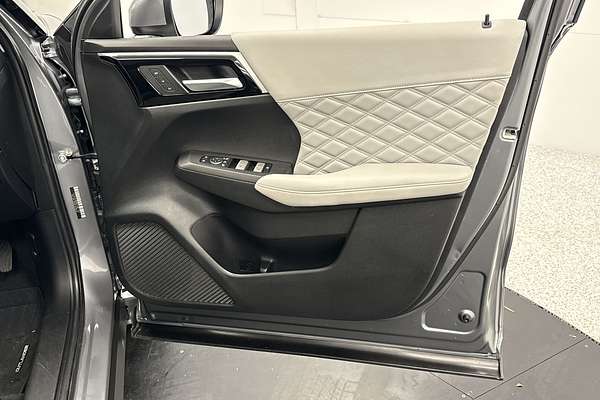 2023 Mitsubishi Outlander Exceed ZM