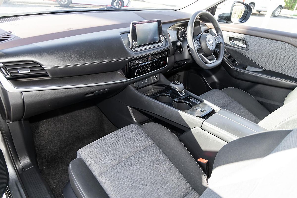 2024 Nissan X-TRAIL ST T33