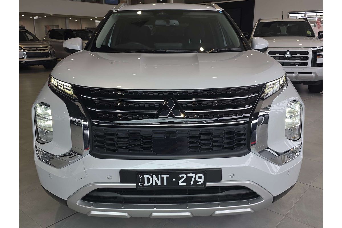 2024 Mitsubishi Outlander LS ZM