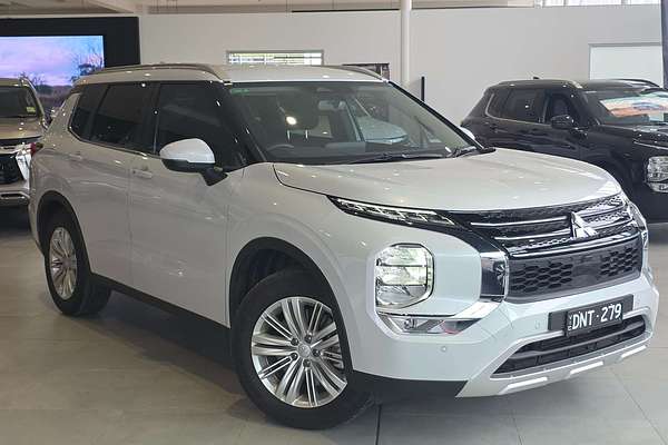 2024 Mitsubishi Outlander LS ZM