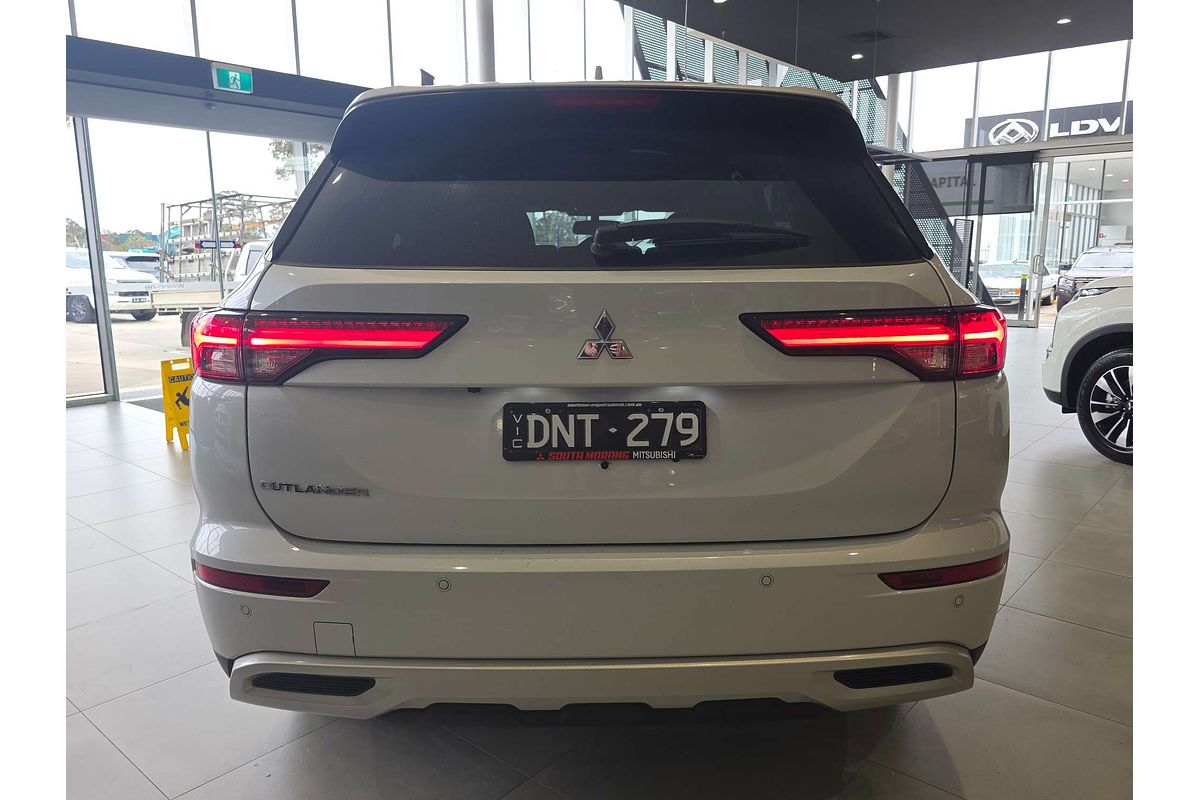 2024 Mitsubishi Outlander LS ZM