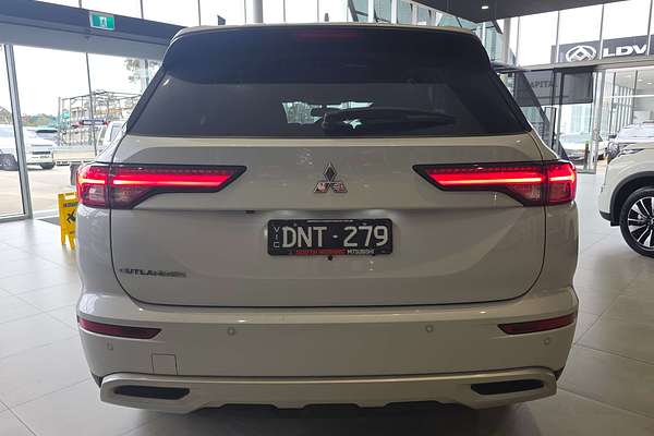 2024 Mitsubishi Outlander LS ZM