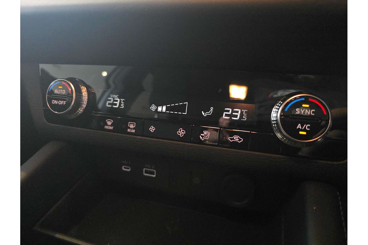 2024 Mitsubishi Outlander LS ZM