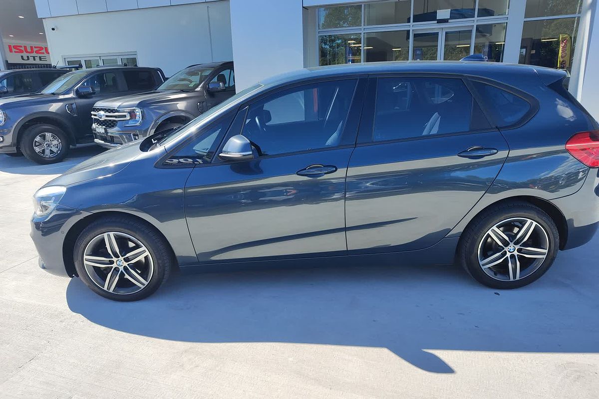 2014 BMW 2 Series 218d Sport Line F45
