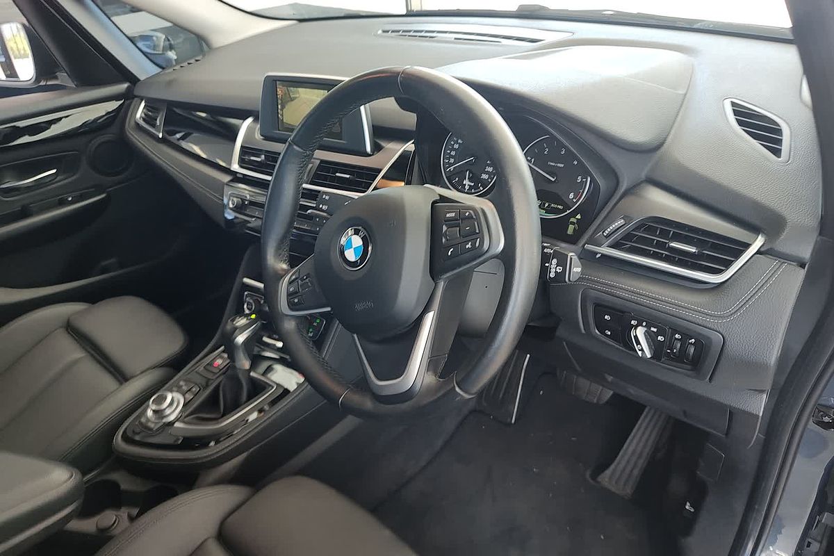 2014 BMW 2 Series 218d Sport Line F45