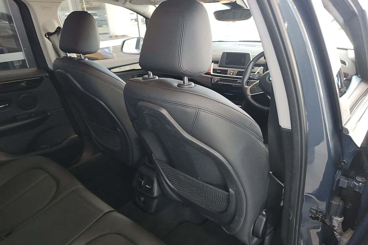 2014 BMW 2 Series 218d Sport Line F45