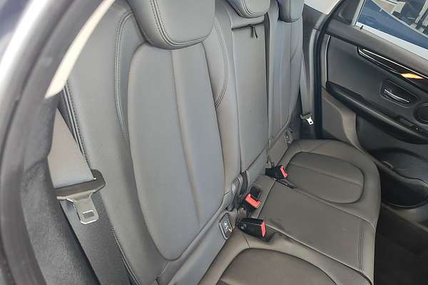 2014 BMW 2 Series 218d Sport Line F45