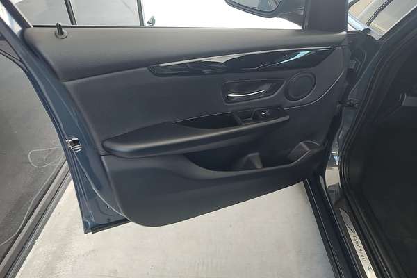 2014 BMW 2 Series 218d Sport Line F45