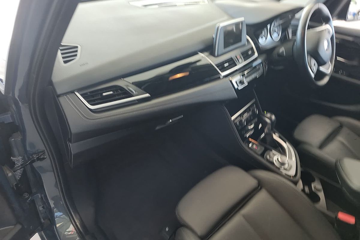 2014 BMW 2 Series 218d Sport Line F45