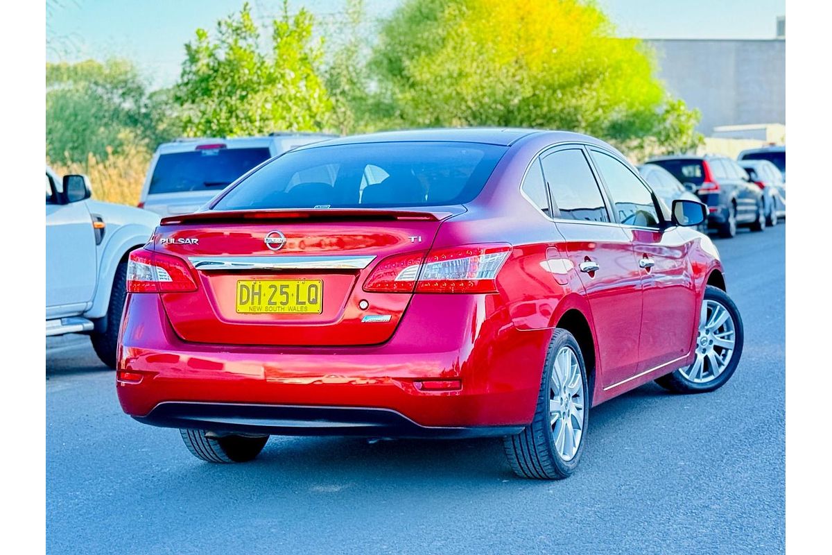 2013 Nissan Pulsar Ti B17
