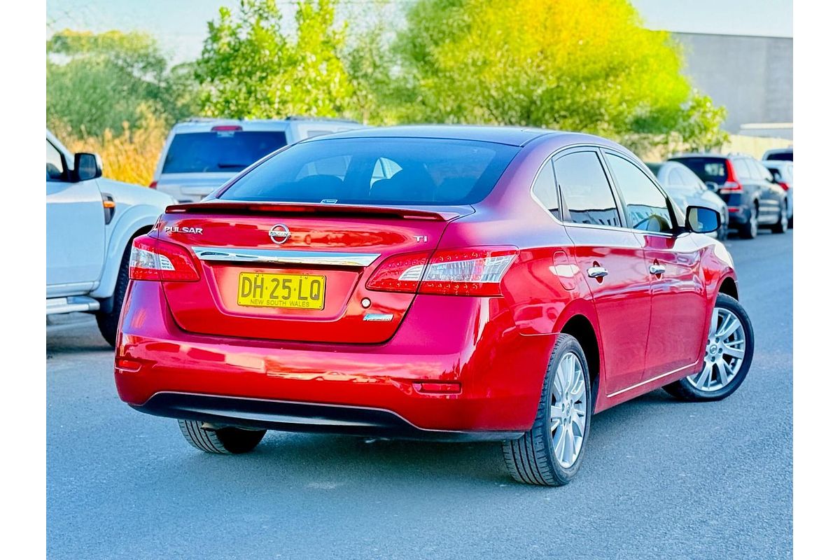 2013 Nissan Pulsar Ti B17