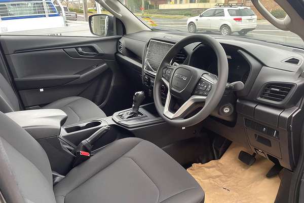 2025 Isuzu D-MAX SX High Ride Rear Wheel Drive