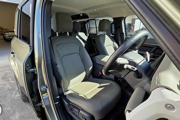 2022 Land Rover Defender 110 P400 S L663