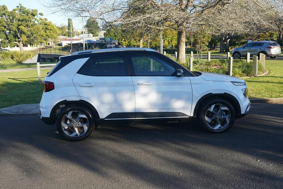 2021 Hyundai Venue Elite (Black Interior) QX.V3